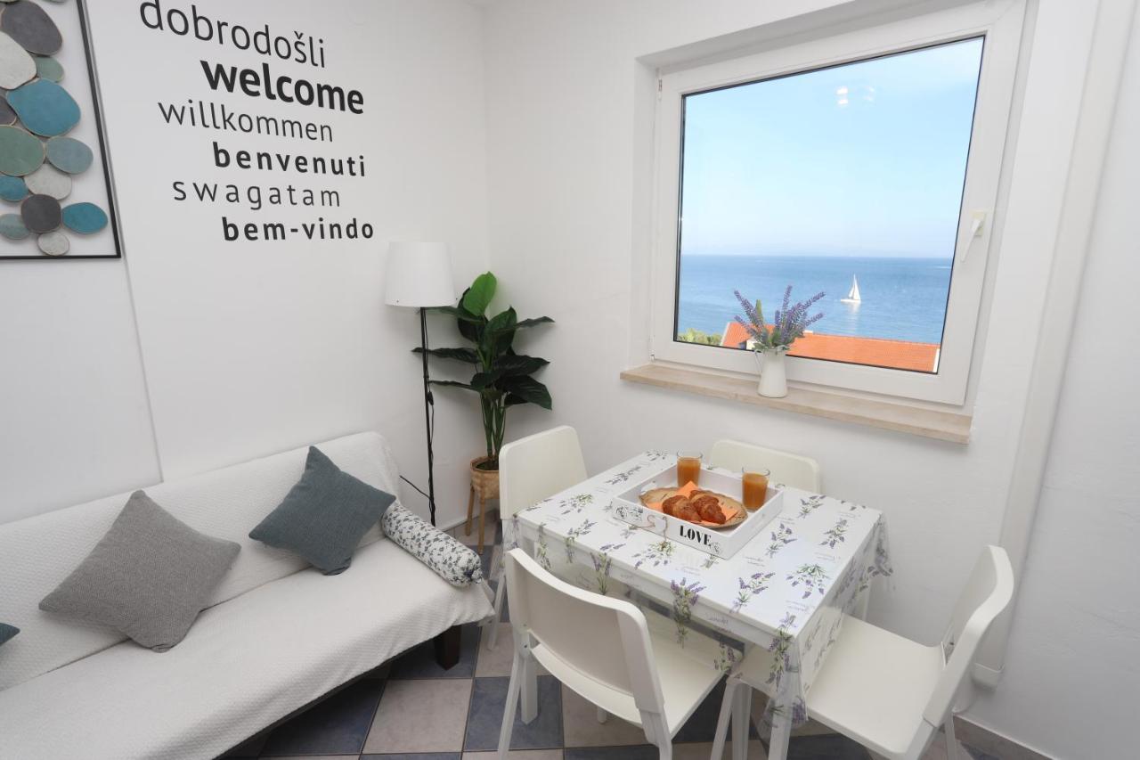 Apartment Relaxing Sea View, Okrug Gornji Eksteriør bilde